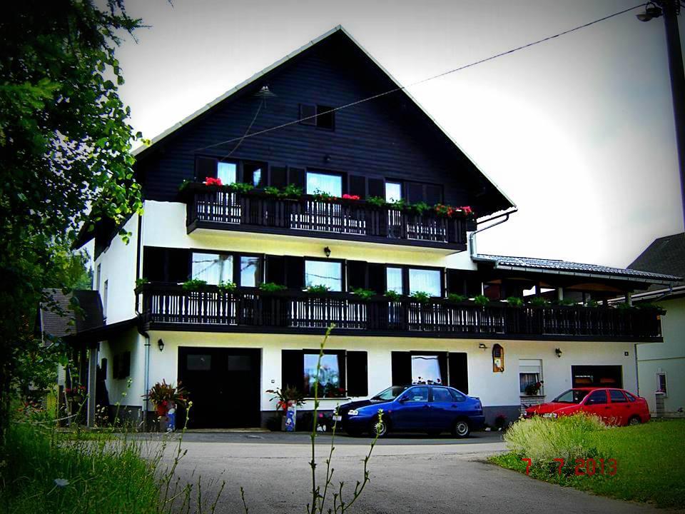 Apartment Resman Trsce Екстериор снимка