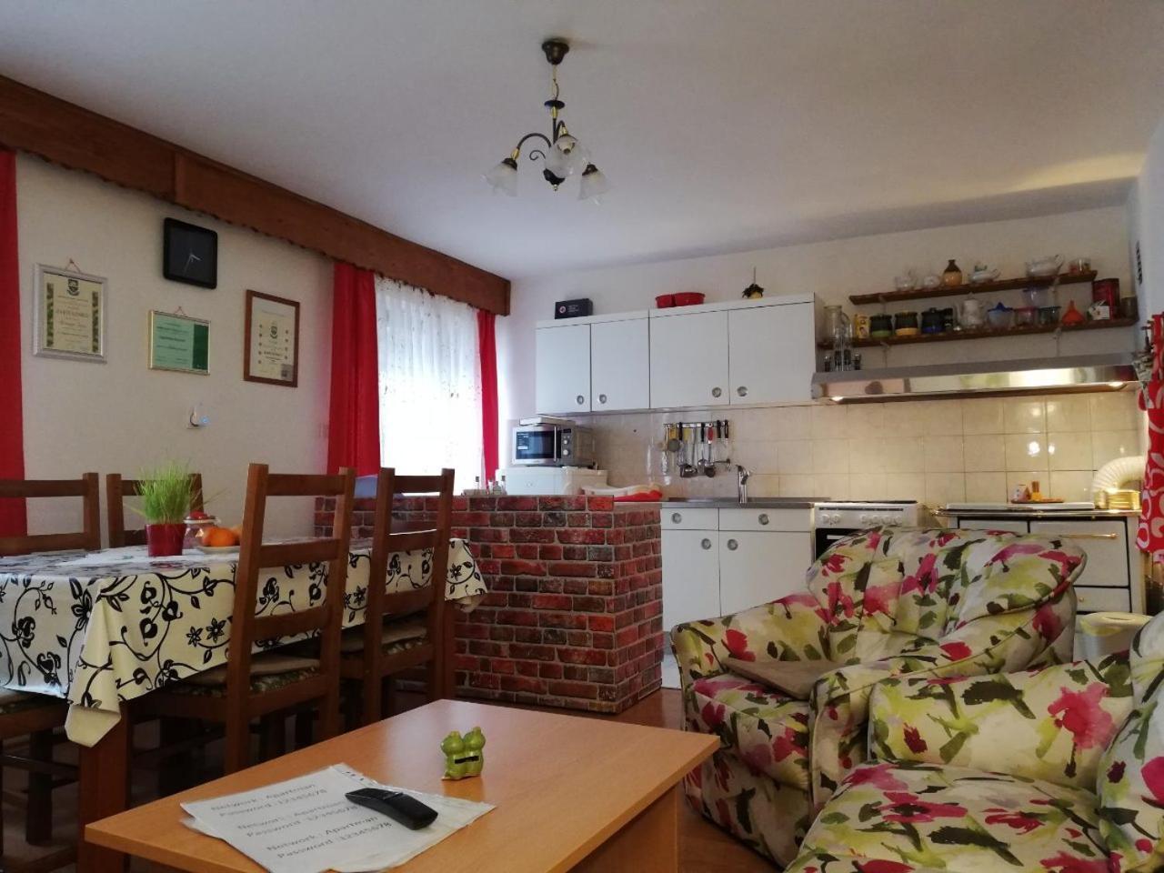 Apartment Resman Trsce Екстериор снимка
